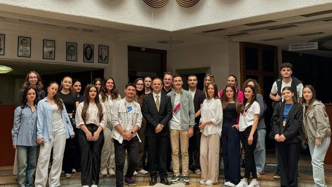 takim në nderim të ditës së miratimit të kushtetutës-image