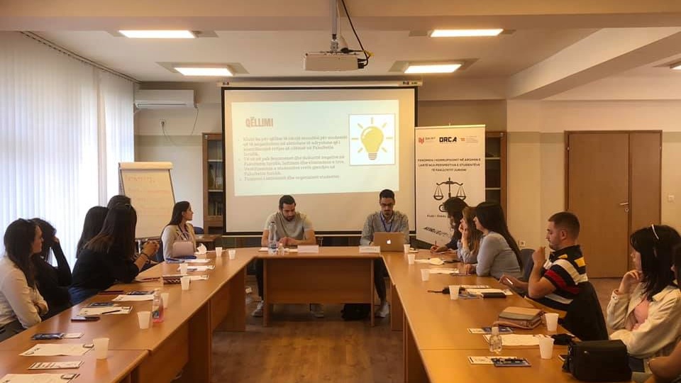 mbahet aktiviteti "anti-corruption coffe hours” me z. dibran hoxha - kordinator i aktiviteteve në orca-image