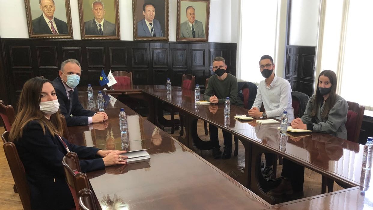 klubi i etikës i fakultetit juridik realizoi takim me rektorin e universitetit të prishtinës “hasan prishtina” z. naser sahiti-image