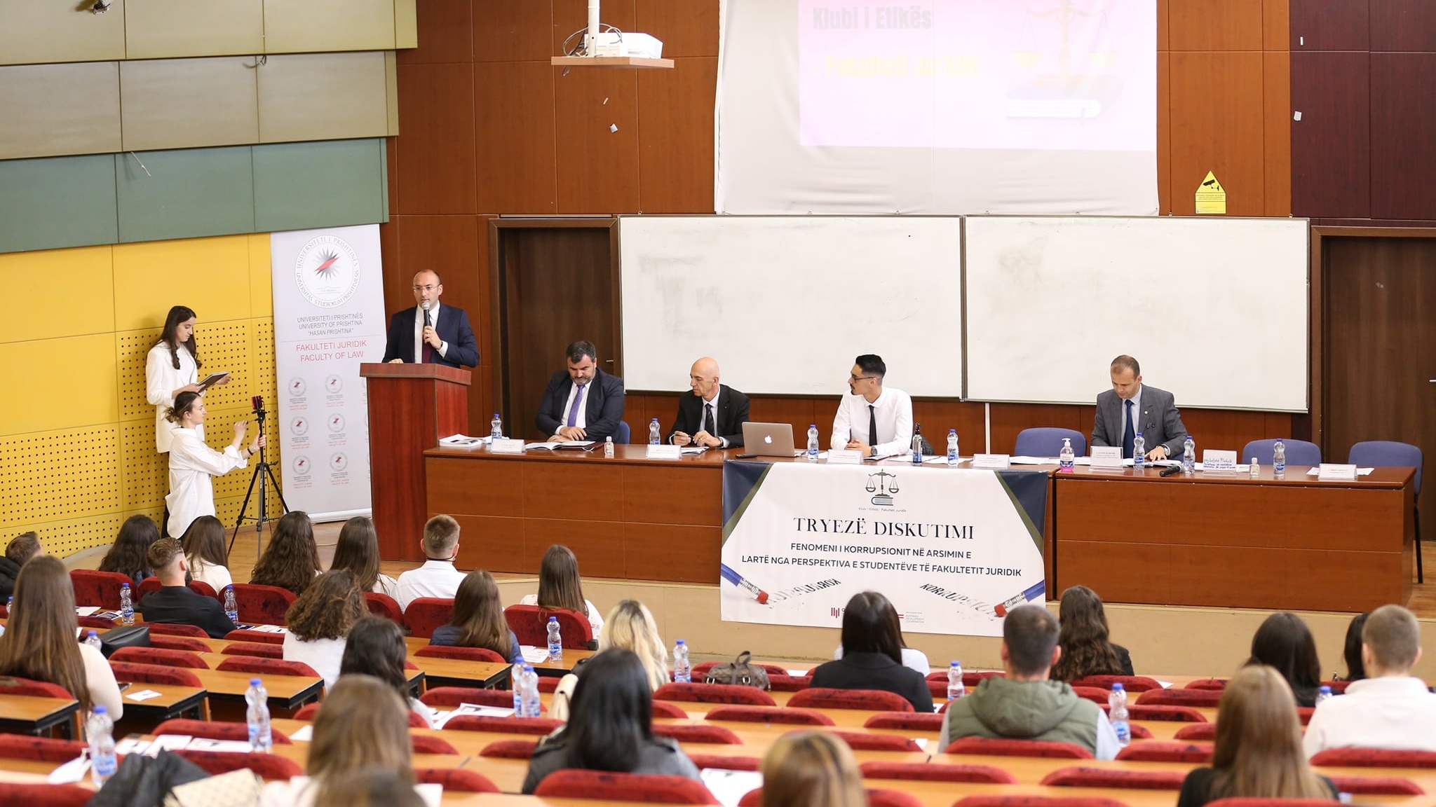 mbahet tryeza e diskutimit me temën “ndikimi i korrupsionit në arsimin e lartë dhe kuadri ligjor për luftimin e tij”-image